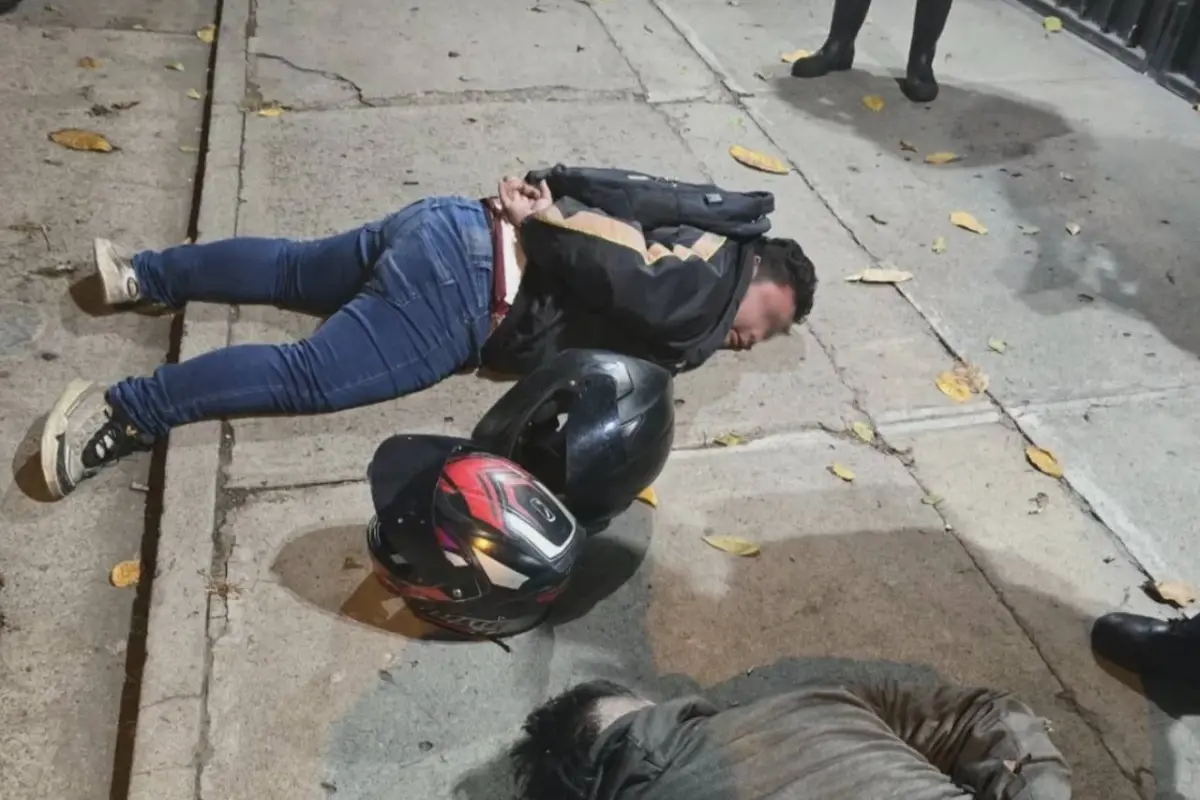 Capturan a dos presuntos motoladrones tras serie de asaltos en la capital., PNC.