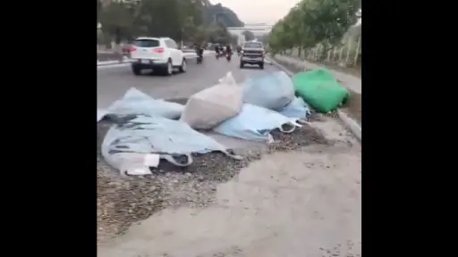 Área donde el camión botó la carga en Villa Nueva. ,PMT de Villa Nueva