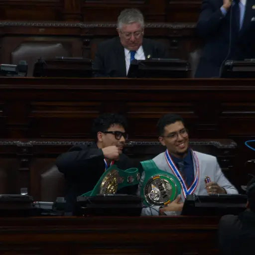Lester Martínez y Joshua Antón son condecorados en el Congreso - Omar Solís