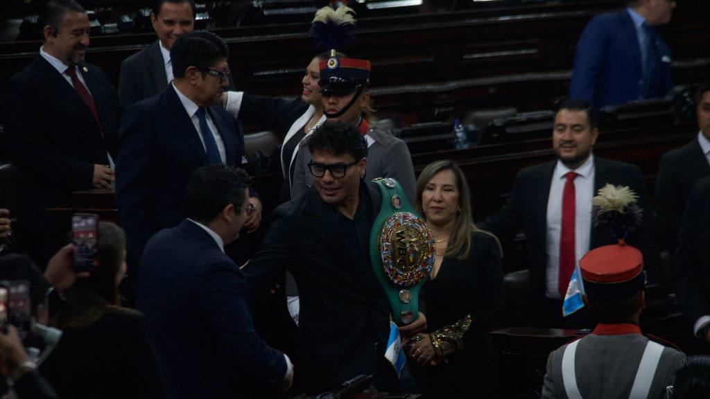Lester Martínez y Joshua Antón son condecorados en el Congreso | Omar Solís