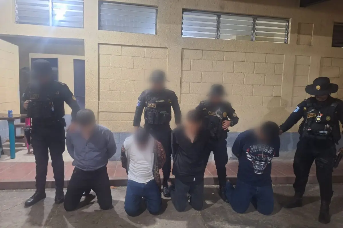 Los detenidos fueron llevados hacia un juzgado de turno., PNC de Guatemala.