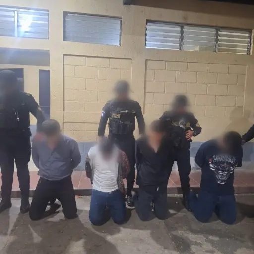 Los detenidos fueron llevados hacia un juzgado de turno. ,PNC de Guatemala.