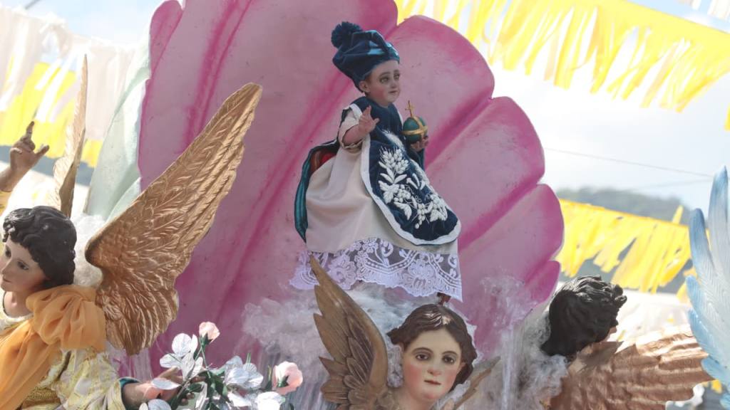 Procesión del Niño Dios de Amatitlán atrae las miradas | Alex Meoño