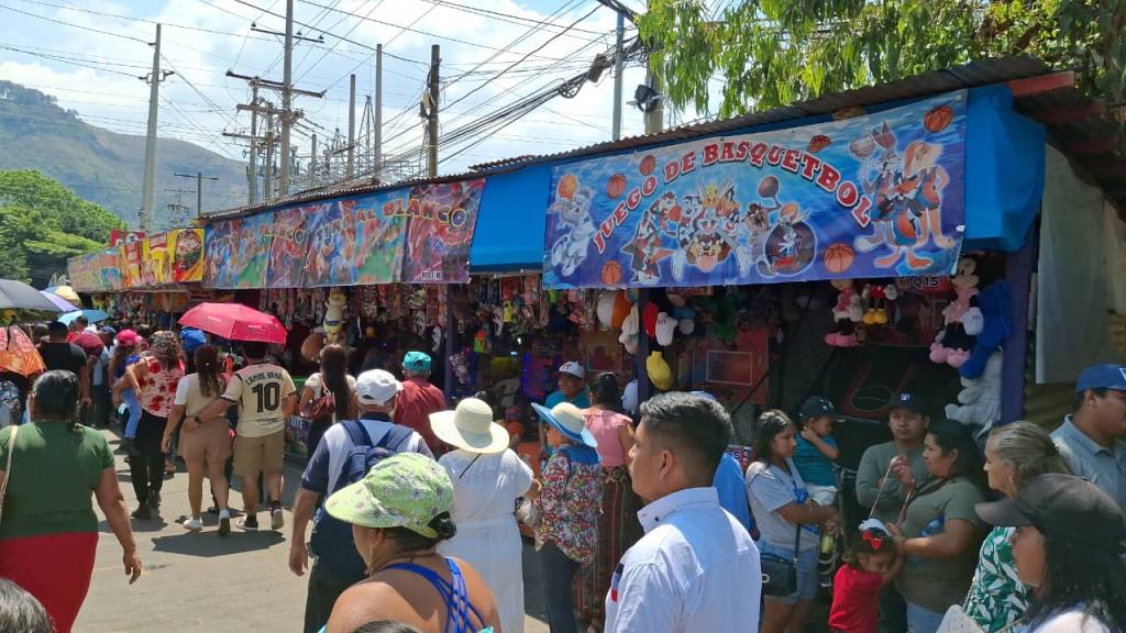 Diversión en la Feria de Amatitlán | Alex Meoño