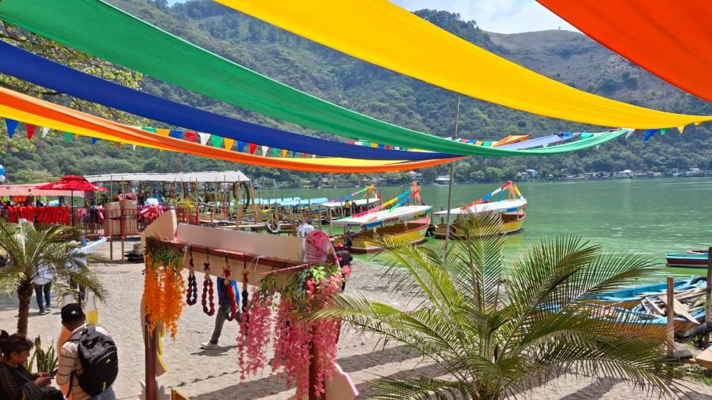 Diversión en la Feria de Amatitlán | Alex Meoño