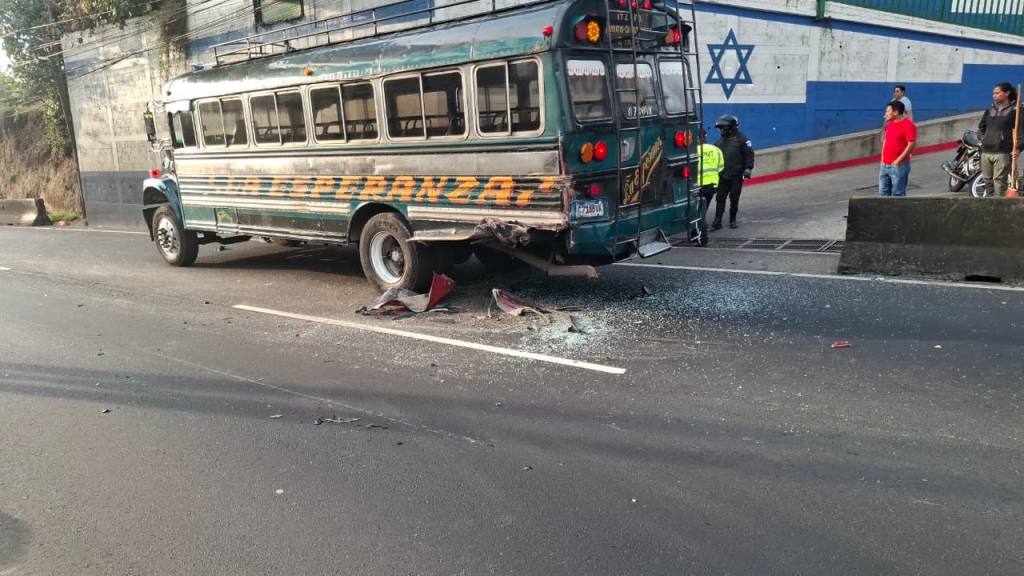 Accidente deja un herido y un carro destrozado en ruta Interamericana  | Bomberos Municipales Departamentales