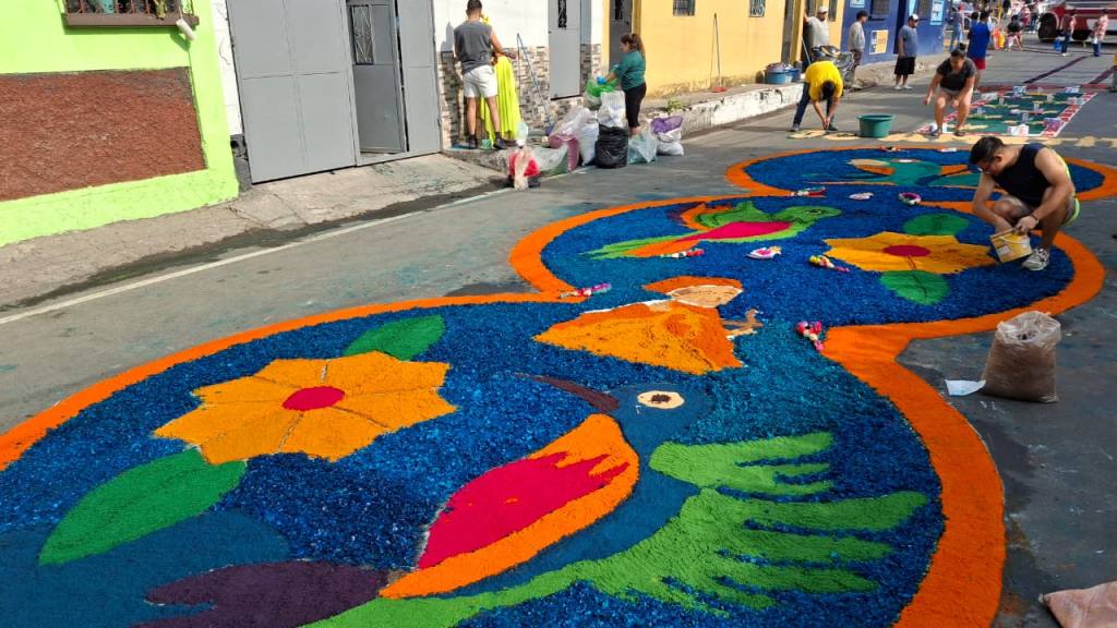Feria de Amatitlán llena de color y fe sus calles y avenidas | Alex Meoño