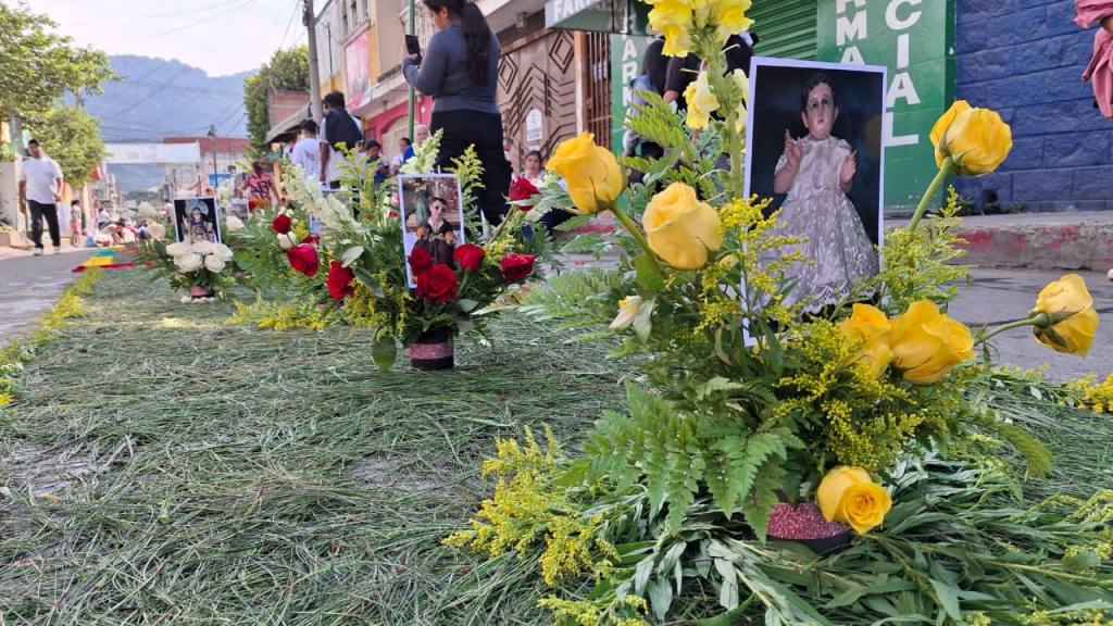 Feria de Amatitlán llena de color y fe sus calles y avenidas | Alex Meoño
