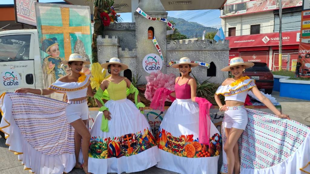 Feria de Amatitlán llena de color y fe sus calles y avenidas | Alex Meoño