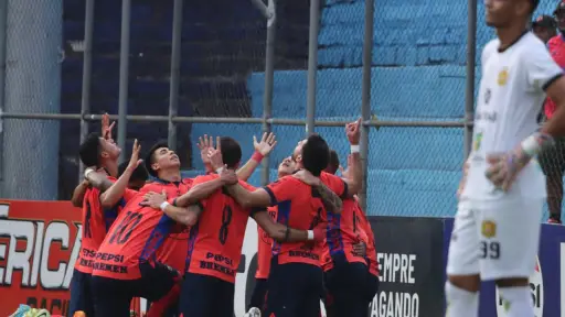 Municipal no pierde paso y sigue en ruta buscando la final 