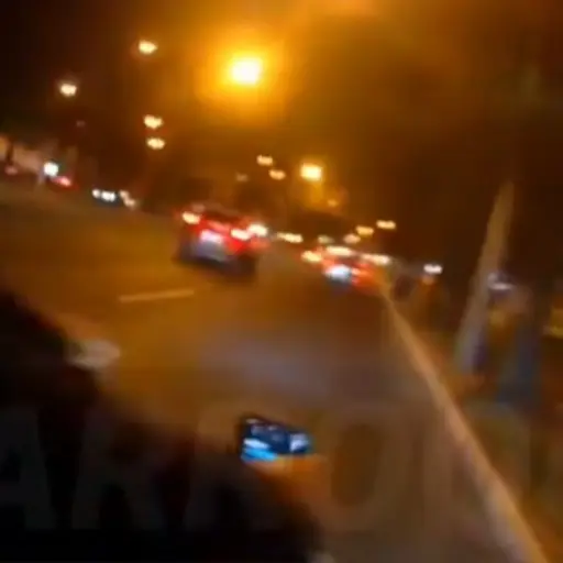 Los ladrones arrebataron el celular a su propietario, aprovechando que tenían una motocicleta con más alto cilindraje. ,Captura de pantalla.