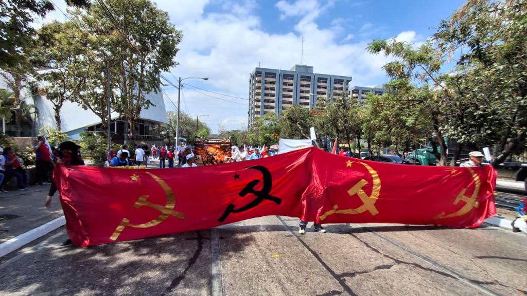 Sindicalistas conmemoran el Día del Trabajo con marcha | Alex Meoño