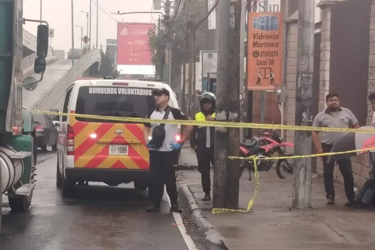 El percance causa congestionamiento en dirección a Las Charcas., Bomberos Voluntarios.