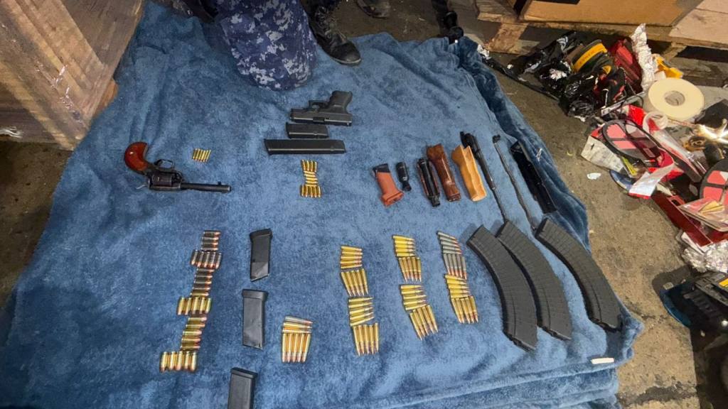 Incautan armas de fuego en aduana de Santo Tomás de Castilla | Ministerio de Gobernación