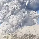 Mueren tres excursionistas al tratar de grabar la erupción de un volcánt