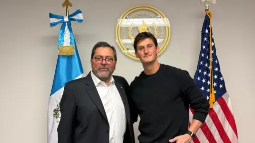¿Por qué Nicolás Hagen visitó el Consulado de Guatemala en Columbus?