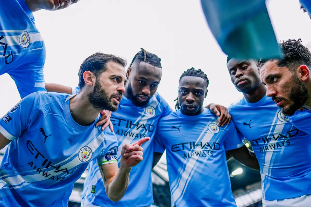 Arenga del Manchester City previo al partido ante el Brentford - Manchester City
