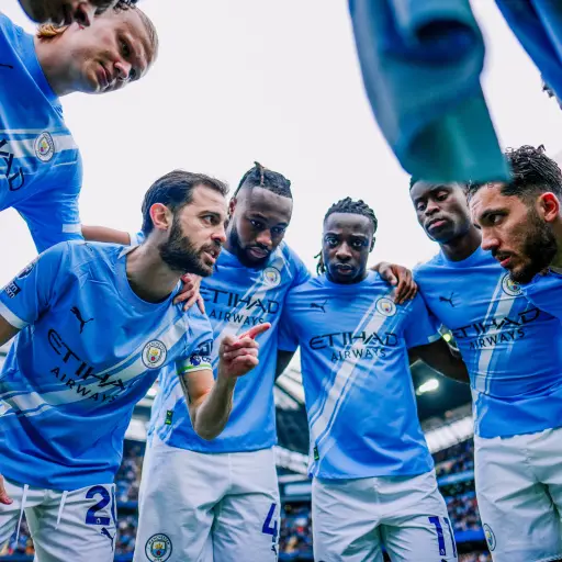Arenga del Manchester City previo al partido ante el Brentford - Manchester City