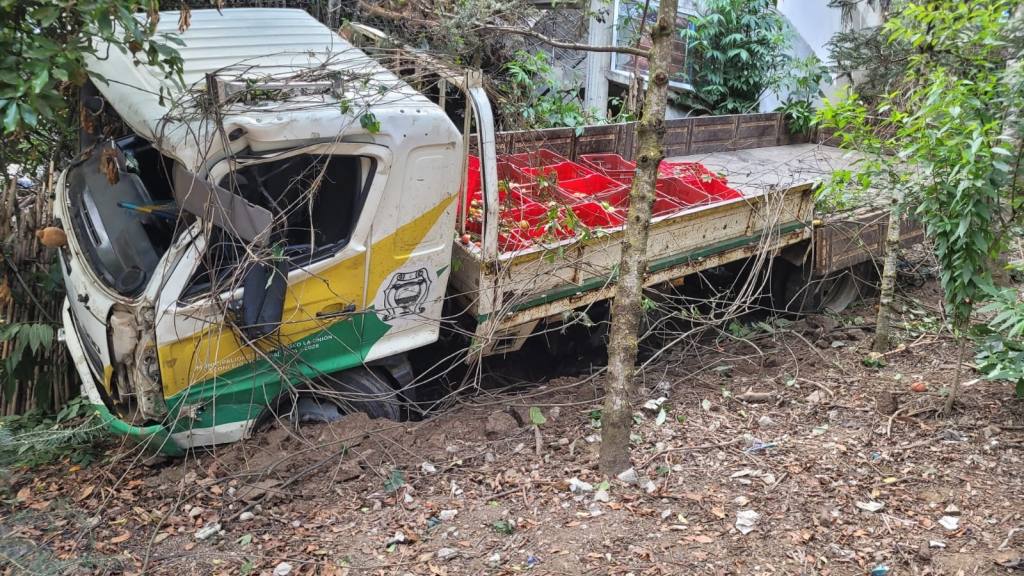 Colisión deja dos fallecidos en el kilómetro 101 de la ruta Interamericana | Bomberos Municipales Departamentales