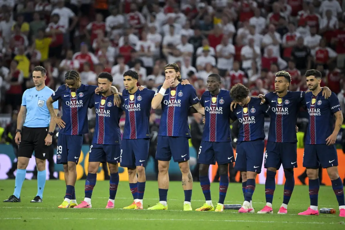 Jugadores del PSG en la tanda de penales en la Champions League - EFE