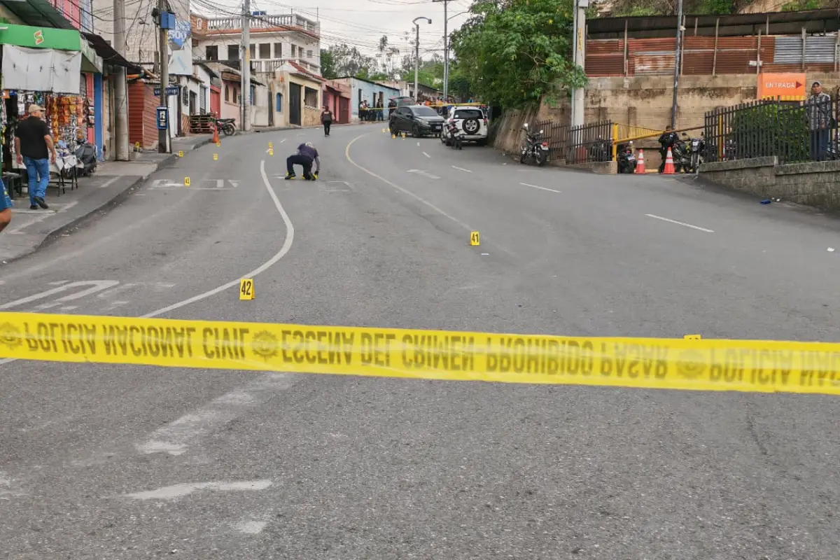 Las autoridades continúan investigando el hecho armado en la zona 18., Bomberos Voluntarios.