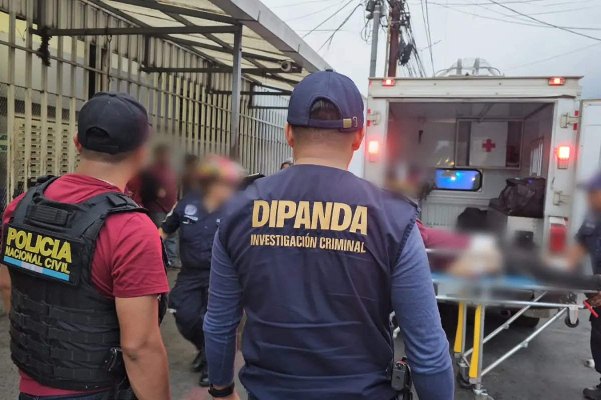 Los capturados fueron llevados a la emergencia de un centro asistencial, tras ser reducidos al orden por los agentes de la PNC., PNC de Guatemala.