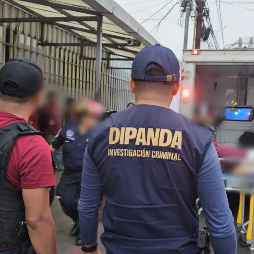 Los capturados fueron llevados a la emergencia de un centro asistencial, tras ser reducidos al orden por los agentes de la PNC. ,PNC de Guatemala.