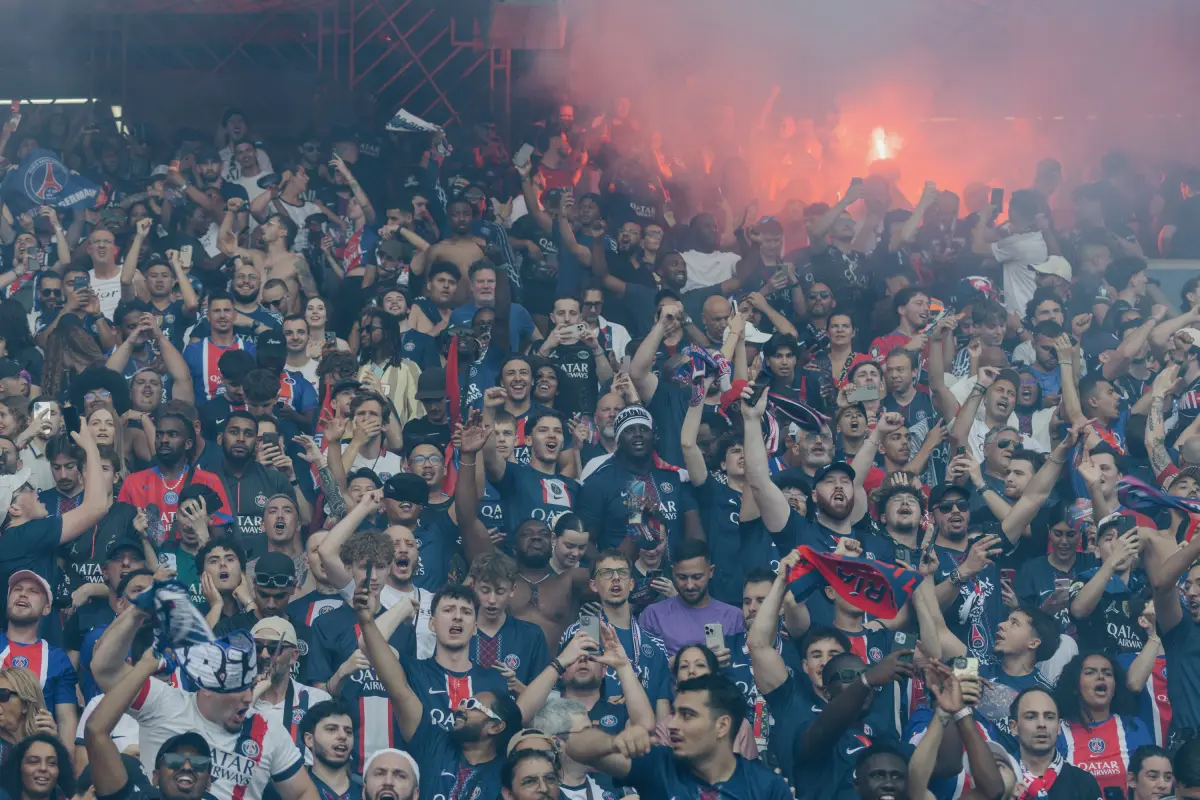 Festejos de la afición del PSG tras el bicampeonato de Champions League