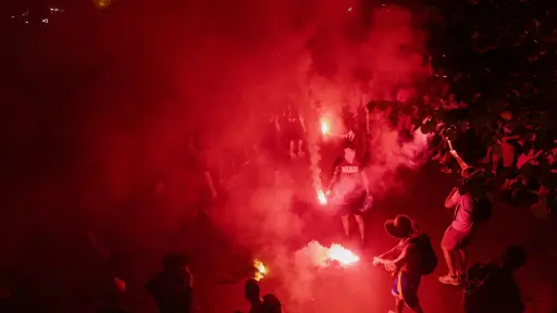 Disturbios y hechos de violencia opacan la celebración del PSG