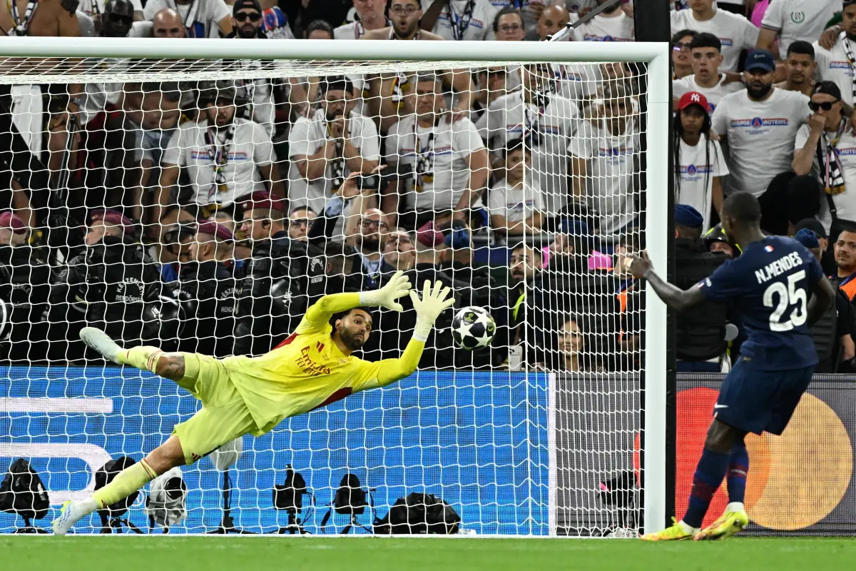 El portero del Arsenal David Raya.