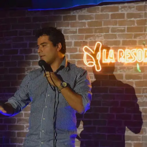 LUX DE RISA stand-up comedy ,Redes sociales