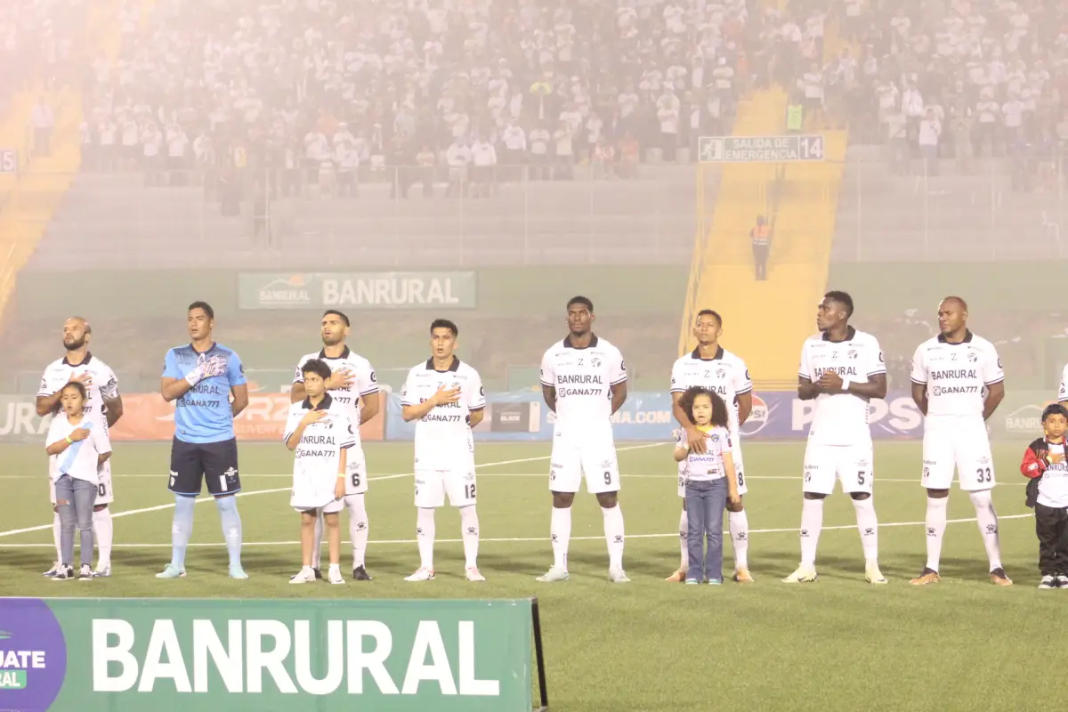 Imagen de archivo de Comunicaciones en el Clásico 328 - Christoper Chang