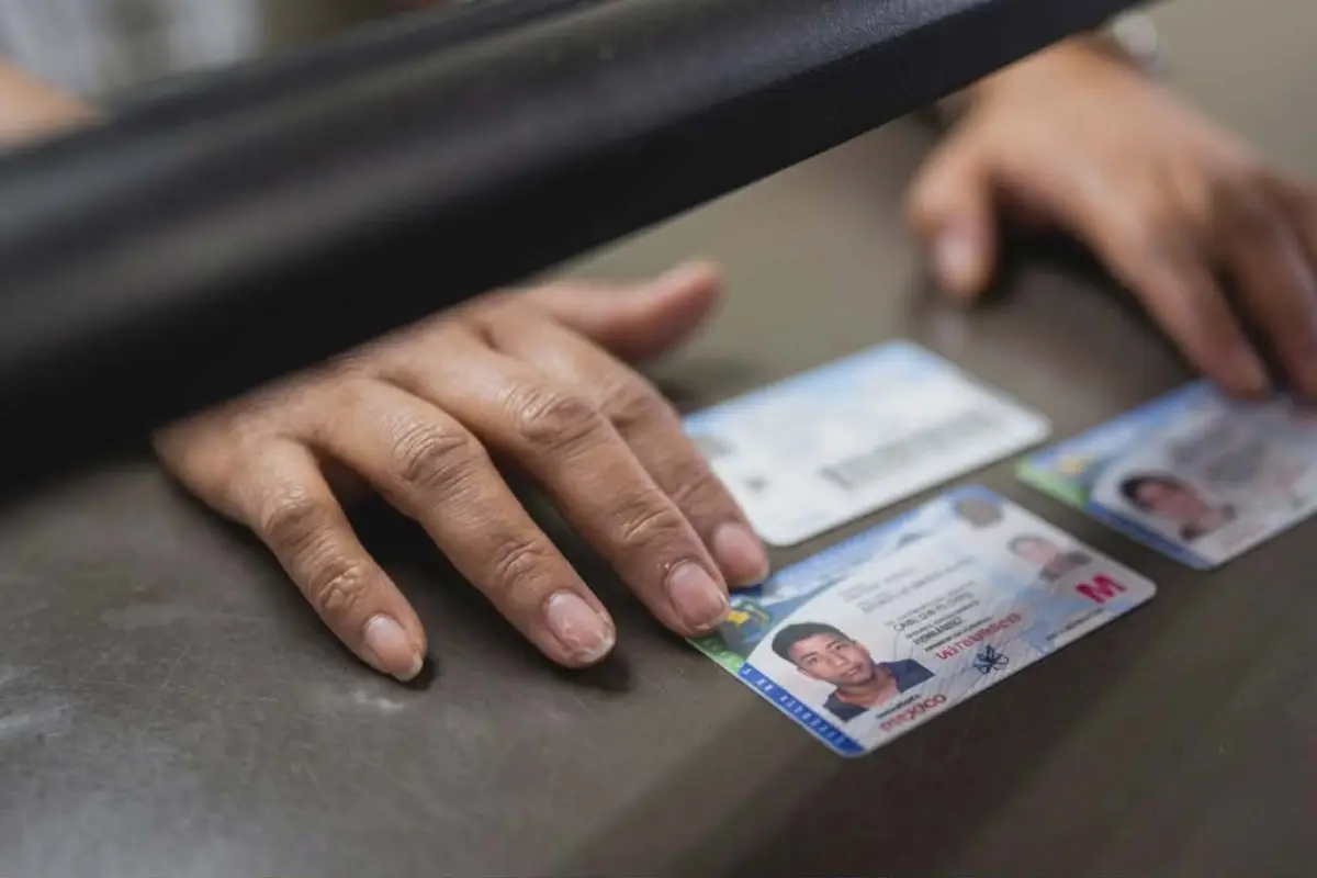 Trámite de licencia de conducir., Archivo