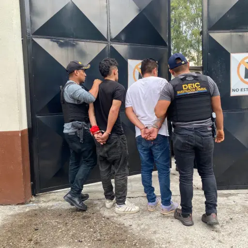 Los sospechosos conocidos con los alias 