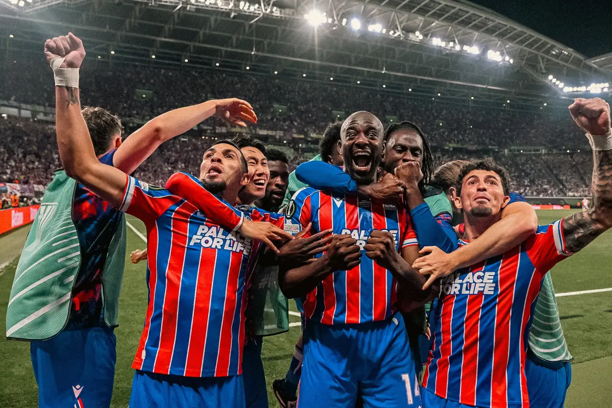Celebración del Crystal Palace en la final de la UEFA Conference League - CPFC