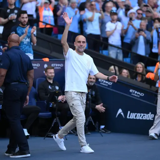Guardiola fue homenajeado en su último partido con el City - EFE