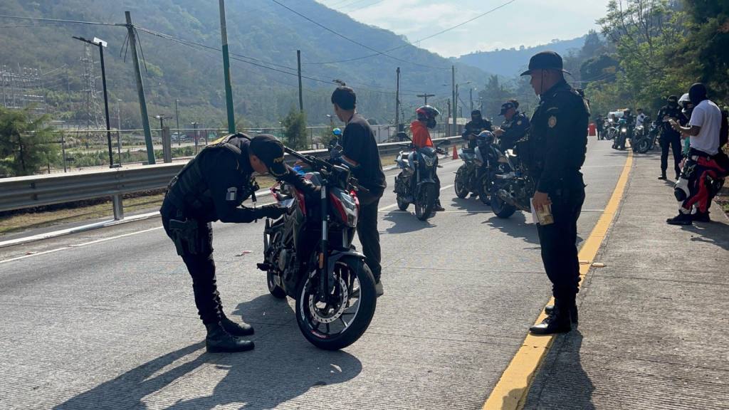 Ejecutan operativos contra las carreras clandestinas en varias rutas | PNC de Guatemala