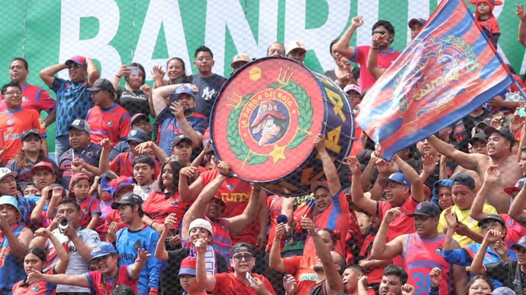Municipal celebra con su afición la copa 33 de Liga Nacional | Alex Meoño