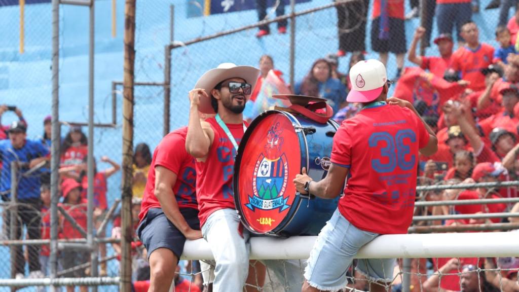 Municipal celebra con su afición la copa 33 de Liga Nacional | Alex Meoño