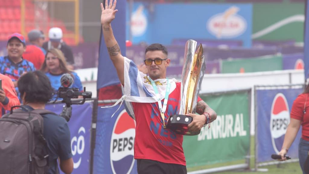 Municipal celebra con su afición la copa 33 de Liga Nacional | Alex Meoño