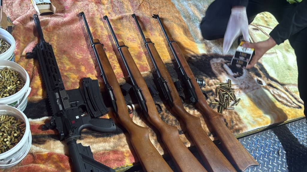 Localizan armamento en paquete que ingresó como encomienda | PNC de Guatemala