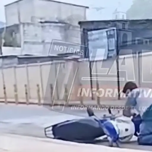 Discusión de pareja termina con motocicleta incendiada en Amatitlán. ,Captura de pantalla video de Facebook.