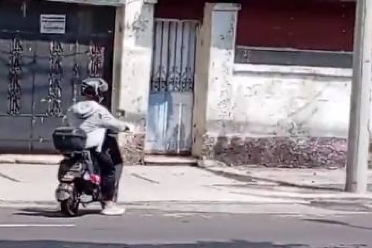 Motorista contra la vía en zona 3, Captura de video