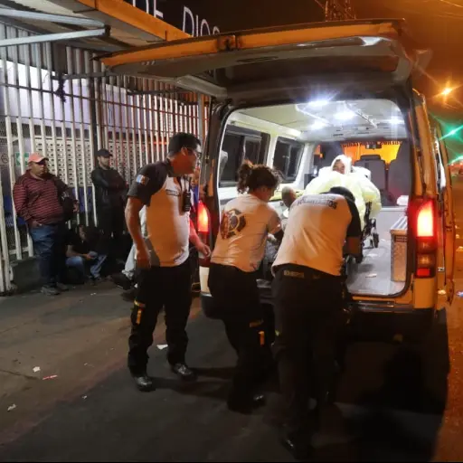 Los pacientes fueron trasladados a un centro asistencial. ,Bomberos Voluntarios