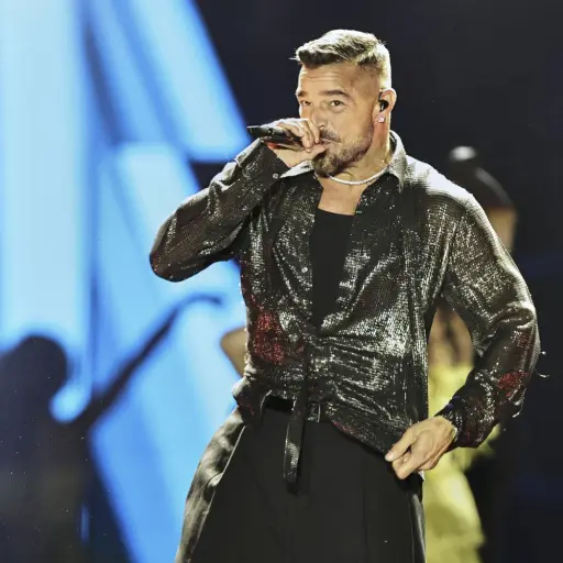Ricky Martin ,Facebook