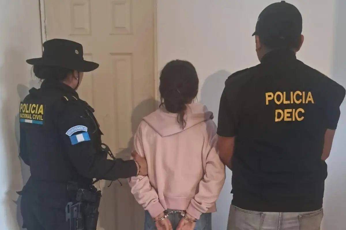 Dentro de las capturas, la PNC reportó la aprehensión de una mujer que es hermana de una de las víctimas., PNC de Guatemala.