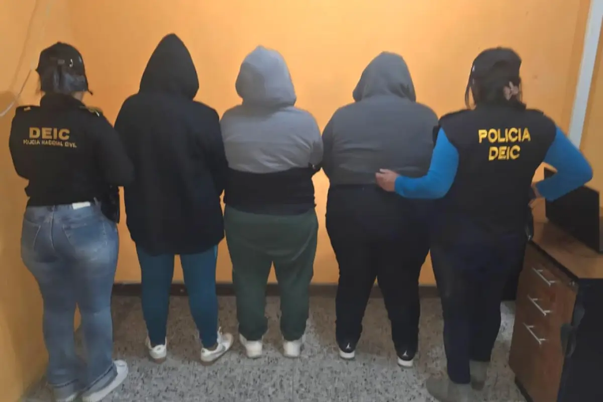 Las tres detenidas fueron llevadas ante un juzgado de turno., PNC de Guatemala.