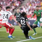 El Elche celebra la permanencia y el Girona cae a Segundat