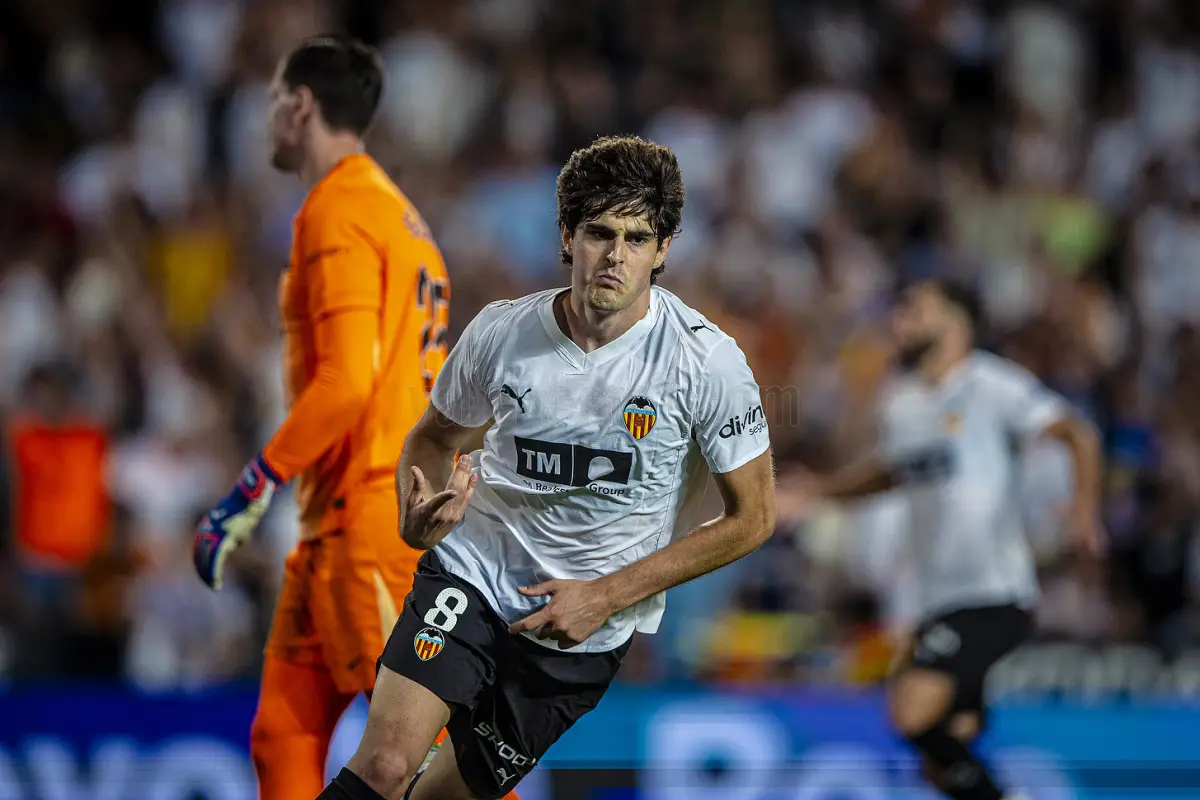 Barcelona no pudo ante Valencia en Mestalla y cerró con derrota La Liga