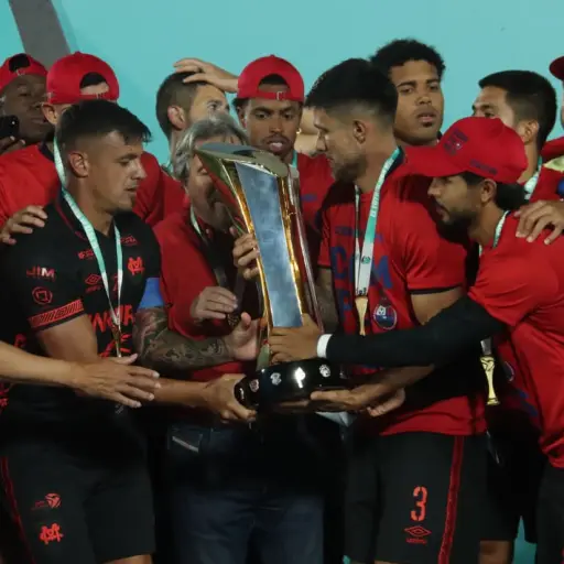 Municipal levantó la copa 33 de su historia 